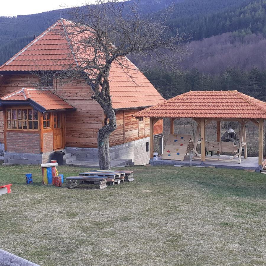 Kuca Karajic Villa Kremna Екстериор снимка